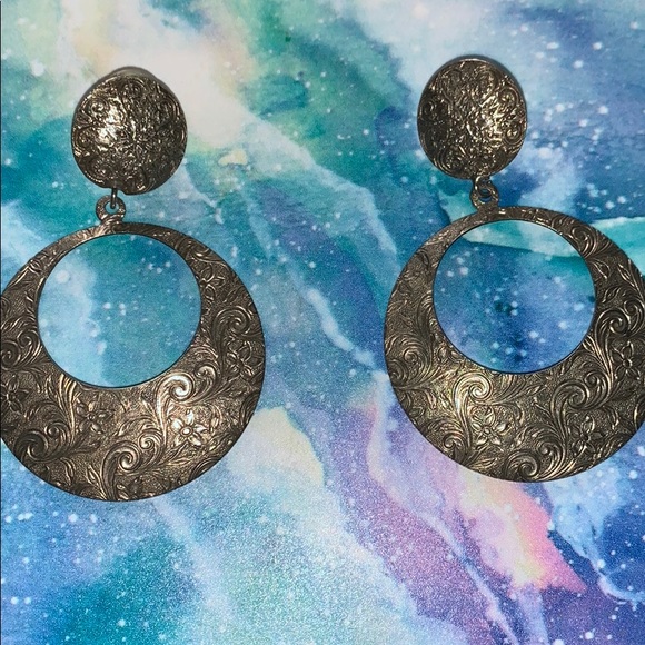 Silver Earrings - Picture 1 of 2